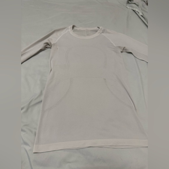 Lululemon Swiftly Tech Long Sleeve *Some Stains* - Picture 3 of 8